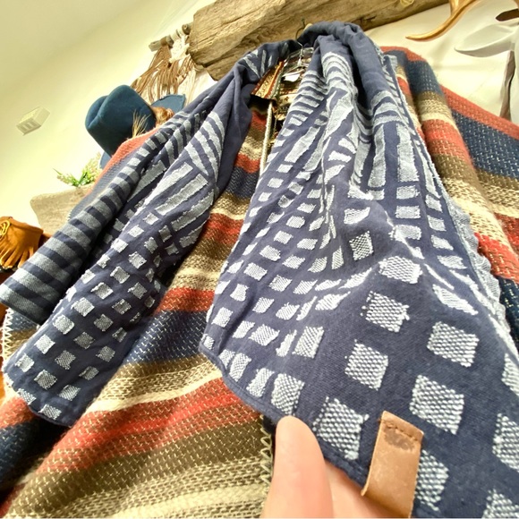 Cozy Roots boho scarf/wrap w maple leaf 🍁 and rustic /cottage core vibe - Picture 8 of 14